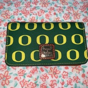 Dooney & Burke Oregon Ducks phone wallet